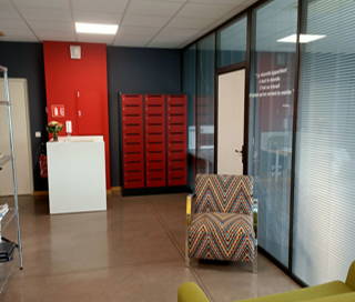 Open Space  8 postes Coworking Rue isaac Newton Frontignan 34110 - photo 3